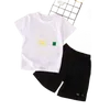 I lager lyx logotyp designer pojke tshirt byxor 210 år set märke barn 2 stycke bomullskläder pojkar mode Apparel5067041