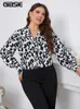 GIBSIE Plus Size Luipaardprint Gekerfde Hals Kantoorblouse Dames Lente Herfst Casual Shirt met Lange Mouwen Mode Straat Tops 2023 240116