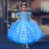 Uporpor Ragazze La Bella Addormentata Aurora Cosplay LED Abito Manica Corta con Spalle per Bambini Regalo di Natale Fancy Party Costume da Principessa 240116