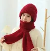 Luxury foulard Femmes hiver en peluche chapeau et écharpe tout en un tricoté chaud épaissi à capuche Protection des oreilles en plein air Ski femme bonnet bonnet