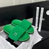 Homem designer slide bezerro acolchoado couro duplo sapato casual mulher tazz chinelo pão sandale praia sandálias preto ao ar livre flip flop mocassins sliders sapatos de luxo