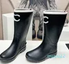 Designer-Luxus-Regenstiefel, Damen-Coco-Booties, flache Gummischuhe, quadratische Zehenpartie, Damen-Regenstiefel, dicker Absatz, dicke Sohle, Stiefeletten, Damen-Gummistiefel, Höhe