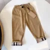 Plaid Set di abbigliamento per bambini Camicie per ragazzi Pantaloni Abbigliamento per bambini Abiti Designer per bambini Manica lunga Magliette bianche Pantaloni camicetta Marchio di lusso Lettere Uniforme per ragazze 100-150