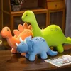 Cartoon Kolorowa dinozaur Pluszowa zabawka Śliczne pluszki Triceratops Plushies Kawaii Soft Kids Toys For Boys Girls Dekor Home Decor 240116