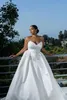 Милое атласное бальное платье Свадебные платья Пляжное платье со шлейфом для невесты со съемными бретелями