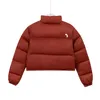 Designer Women's Down Jacket Embroidered Logo Duck ner fylld varm fluffig kappa vinter smala långa ben kort ner jacka