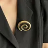 Brooches HUANZHI Vintage Gold-plated Metal Spiral Vortex Brooch Pins For Women Girls Match Suit Fashion Party Statement Ancessories