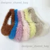 Umhängetaschen Designer Flauschige Plüsch Umhängetasche Warme Faux Mongolisches Fell Umhängetaschen für Frauen Marken Große Hobo-Handtaschen Shopper-Geldbörsen T240116