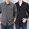 Mannen Cargo Shirts Met Lange Mouwen Casual Solid Shirt Mannelijke Oversized Zakwerk Zakelijke Heren Militaire Wandelen Man Kleding 240115