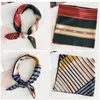 Sciarpe Sciarpa di seta quadrata piccola Donna Collo in raso Foulard femminile Scialle Wrap Hijab Bandana Polka Dot Stampa Foulard Fazzoletto da collo