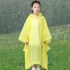 Ponchos de pluie réutilisables de vêtements de pluie d'extérieur avec capuche à cordon de serrage, costume imperméable épais pour garçons et filles de 6 à 12 ans