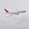 JASON TUTU 16 cm Turkse Boeing 777 Vliegtuig Modelvliegtuigen Diecast Metaal 1/400 Schaal Vliegtuig Model Gift Collection Drop 240115