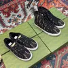 New Tennis 1977 Canvas Shoes серые повседневные кроссовки Роскошные дизайнеры Женская обувь Италия Зелено-красная полоса в полоску Резиновая подошва из эластичного хлопка Низкие мужские кроссовки 1.9 03