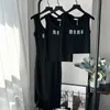 Designer lyxiga kvinnors tankar camis sexiga kvinnors tank tops väst kjol klänning lång medium korta designers bokstav mumu svart ärmlös blus kvalitet sml 3c90