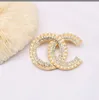 20 -styl luksusowe kobiety designerskie marka brocze 18K Gold Diamond Pearl Broch Broach Myj świąteczny prezent biżuterii Akcesorium biżuterii