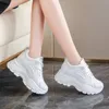 Zapatillas de deporte con plataforma blanca para mujer, zapatos deportivos con cordones de otoño, suela gruesa, de cuero Pu, transpirables, para caminar, 2023, 240115