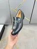 2024 Nieuwe mannen Designers Loafers schoenen Originele bruiloft Paty Luxe kledingschoenen Echt lederen klassieke elegante loafers rond teen kantoorlaarzen met doos