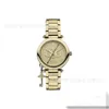 Vivianeism Westwoodisme Watch Saturn Pendant West Quartz Watch Band Band Impératrice Dowager Small Gold Watch Instagram