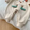 02 jaar Koreaanse lente herfst geboren jongens bodysuit cartoon patroon schattig casual eenvoudige baby jongen jumpsuit losse baby romper 240116