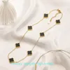 Collares colgantes Van 18k Chapado en oro Trébol de cuatro hojas Diseñador de joyas para mujer Cadena Joyería de boda Versión alta con caja de joyería