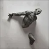 3D-Wandfigur, Skulptur, Kunstharz, Galvanotechnik, Kupferimitat, abstrakter kletternder Mann, Statue, Wohnzimmer, Heimdekoration, 240116