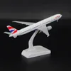 Diecast 18cm 1 400 B777-300モデルBritish Airways Airlines Plastic Base Landing Gears Alloy Aircraft Plane Airliner 240115
