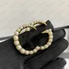 Stilista Diamante Spilla di perle TopsGG spilla ape Lusso arioso da donna Acciaio inossidabile Spilla elegante vintage Spilla da abito uomo Accessori gioielli vintage