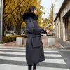 Piumino da donna inverno 2024 Cappotto imbottito in cotone sopra il ginocchio di media lunghezza