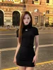 Party Dresses Fashion Classic Trendy Design Women Slim-Fit Half-High-hals Kortärmad stickad Summer och Spring Slim Dress