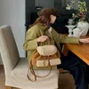 Fashion Lamb Wool Wool Clash Multi Pocket Bucket Bucket Passion Niche Design Bag Counter Bag 021223A