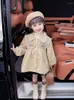 Cappotto da ragazza primavera e autunno 2024 Trench per bambini in stile occidentale Abbigliamento per bambini Neonata Sottile Lungo