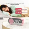 Alto-falantes de estante Smart Bluetooth Speaker Estéreo Presente Despertador Espelho Áudio Pequeno Sem Fio Dual Suporte TF Cartão FM Rádio Soundbar HIFI Música