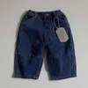 Pantaloni 2023 autunno nuovo bambino sciolto pantaloni alla moda ragazzo denim pantaloni da bambino jeans abiti casual ldrens h240508