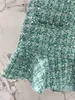 Robe de deux pièces Designer européen 2024 début du printemps vert paillettes plumes manches petit manteau parfumé jupe courte ensemble deux pièces