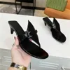 Sandalias populares de verano para mujer, zapatillas planas informales de cuero con tacones altos para fiesta de boda y negocios