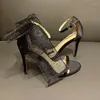 Sandálias Bow Knot High Heel Flat Buckle Mulheres Finas 2024 Primavera e Verão