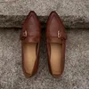 Klädskor Heihaian Leather Loafers 2024 Fyra säsonger kan bära bältesspännen dekorativ enkel vintage spetsiga tå kvinnor