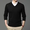 2023 Wysokiej jakości marka modowa wełniana dzianina pullover v szyja Sweter czarny dla mężczyzn Autum Winter Casual Jumper Ubrania 240116