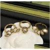 Armband Oorbellen Ketting Mode Vintage Dames Bloem Letter Zwaar Decoratie Witte Diamanten Ring Overdreven Hanger 925 Sier Needl Otcgw