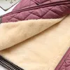 Trench da donna Plus Size Parka Abbigliamento donna Inverno Giacca imbottita di mezza età con cappuccio Argyle Fodera in pile spesso Cappotto imbottito caldo 2024