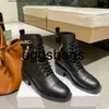 Chaussures de canal Boot de la chaîne de la chaîne Gétille en cuir de luxe Martin Marties de cheville femme Femme Boot courte baskets Trainers Sandales Sandales High Quality