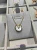Collier de créateur Carter de qualité supérieure boutique en ligne V collier de boucle de sécurité amulette en or finement sculpté chaîne de clavicule plaquée épaisse 18 carats avec boîte d'origine
