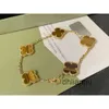 Designer charme pulseiras van quatro folhas trevo cleef pulseira pulseiras 2024 18k ouro amor pulseira pingente espumante cristal diamante festa jóias sorte