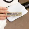 مصمم العلامة التجارية Broche Brouches Small Sweet Wind Women Letters Brooch Suit Pin Fashion Jewelry Association accessories عالية الجودة