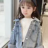 Pearls Beading Denim Jacket för flickor Fashion Coats Children Clothing Autumn Baby Girls kläder Ytterkläder Jean Jackets Coat 240116