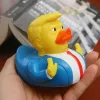 Creative Pvc Trump Duck Party Favor Bath Floating Water Toy Party levererar roliga leksaker gåva