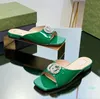 완벽한 여성 슬라이드 아파트 크리스탈 세트 샌들 신발 반짝이는 하드웨어 더블 여름 해변 슬리퍼 특허 가죽 누드 블랙 그린 레이디 워킹