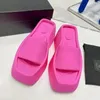 Nya heta säljande kvinnors skor stor storlek svamp sulan kvinnor skor fyrkantiga tå kvinnor skor solida plattform sandaler 240117