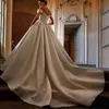 Elegancka satynowa suknia ślubna A-line 2024 V Pearle z szyi z boiska do pojemności ślubnej sukni ślubnej księżniczki