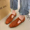 Sapatos de vestido Retro Fringe Ballet Flats Mulher Marca Design Quadrado Toe Borla Mocassins Senhoras Moda Fivela Strap Mary Jane